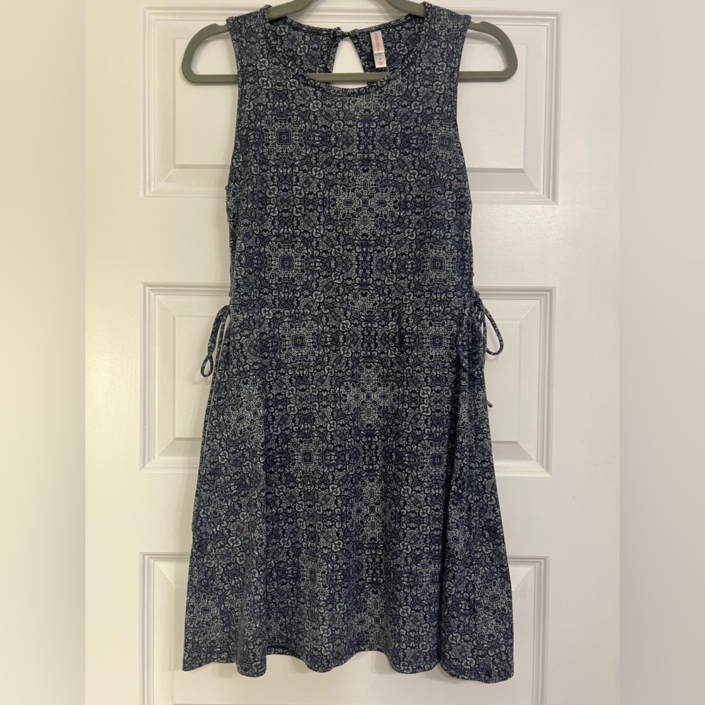 Elegant Black Patterned Dress